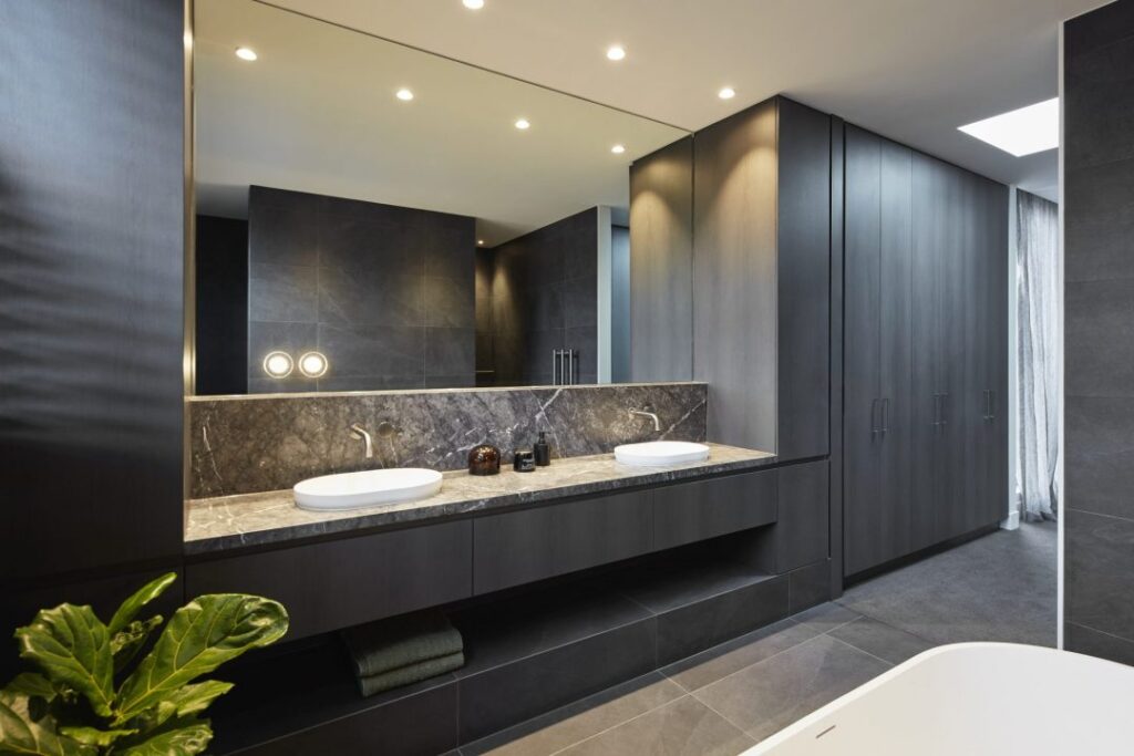 RHL_Barkly-MasterBath-Lights021194-1080x720